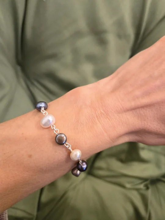 Another view of the Dark Blue Pearl Bracelet and Earrings