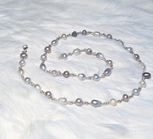 Another view of the Soft Violet Pearl Set: Necklace, Bracelet and Earrings