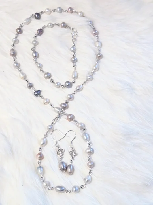 Another view of the Soft Violet Pearl Set: Necklace, Bracelet and Earrings