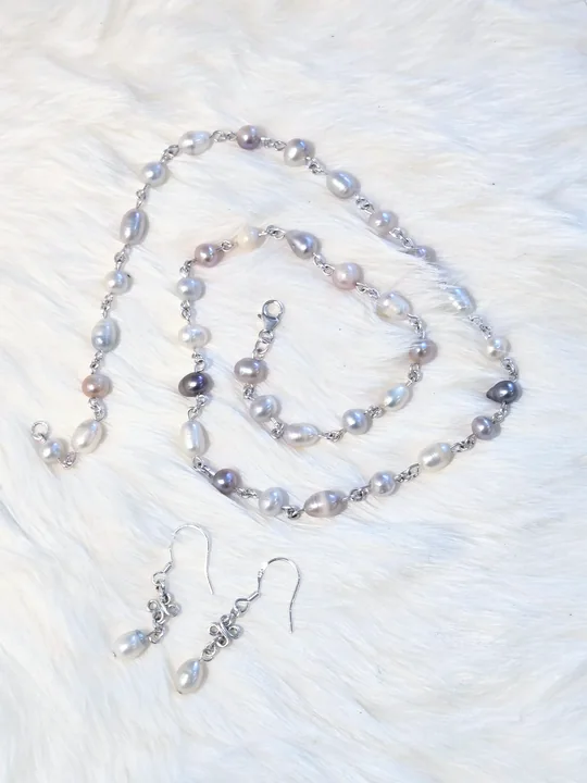 Another view of the Soft Violet Pearl Set: Necklace, Bracelet and Earrings