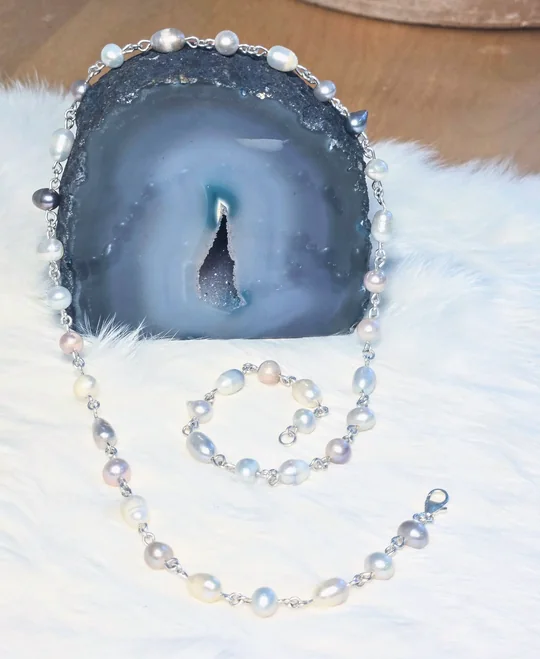 Another view of the Soft Violet Pearl Set: Necklace, Bracelet and Earrings