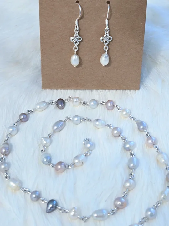 Soft Violet Pearl Set: Necklace, Bracelet and Earrings