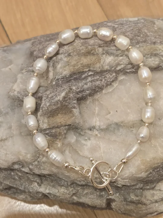 Another view of the Natural Pearl & Sterling Silver Toggle Bracelet