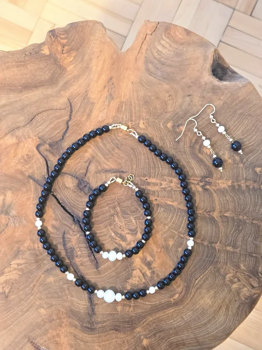 Another view of the Onyx & Pearl Collar Set: Necklace, Bracelet and Earrings