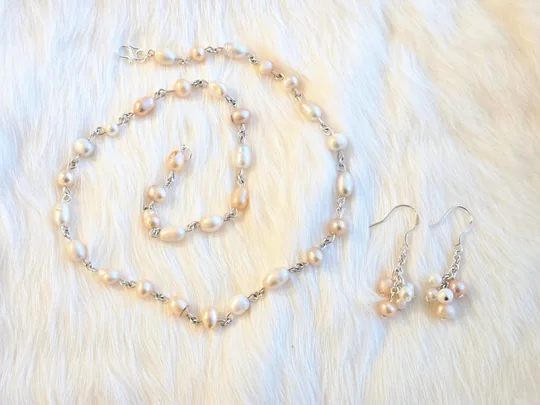 Peach & Cream Pearl Necklace and Earrings