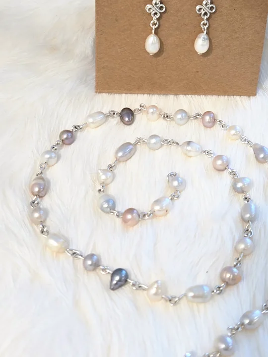 Another view of the Soft Violet Pearl Set: Necklace, Bracelet and Earrings